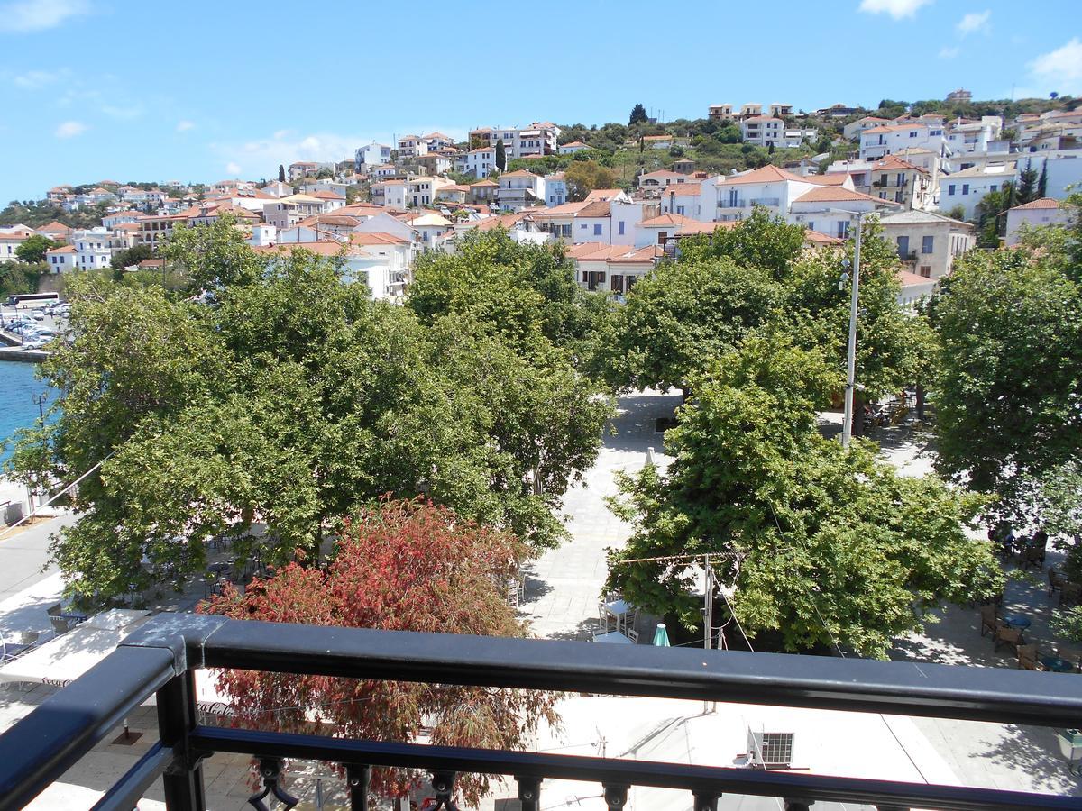 Galaxy Hotel Pylos Exterior foto
