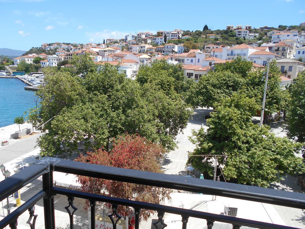 Galaxy Hotel Pylos Exterior foto